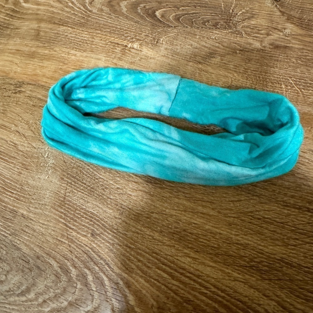 Aqua tie dye headband​​​​​​​